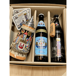 CAJA REGALO + CHOPERO ARTESANAL DE CERÁMICA CON TAPA MOTIVO  ROTHENBURG 250CC + 2 CERVEZAS ALEMANAS 500CC + ABRIDOR DE ROBLE + POSAVASOS DE REGALO