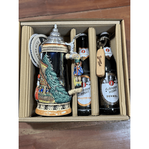 CAJA REGALO + JARRA SCHWARZWALD ASA ESPECIAL + 2 CERVEZAS ALEMANAS + ABRIDOR DE ROBLE + POSAVASOS DE REGALO
