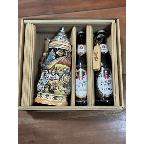 CAJA REGALO + JARRA SCHWARZWALD ASA ESPECIAL + 2 CERVEZAS ALEMANAS + ABRIDOR DE ROBLE + POSAVASOS DE REGALO