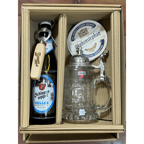 CAJA REGALO + JARRA DE CRISTAL SOPLADA Y TALLADA A MANO 500CC + CERVEZA ALEMANA 500CC + ABRIDOR DE ROBLE + POSAVASOS DE REGALO