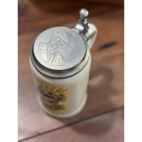 CAJA REGALO+ JARRA OFICIAL OKTOBERFEST MÜNCHEN 2021 CON TAPA DE ESTAÑO + 2 CERVEZAS ALEMANAS + ABRIDOR DE ROBLE + POSAVASOS DE REGALO