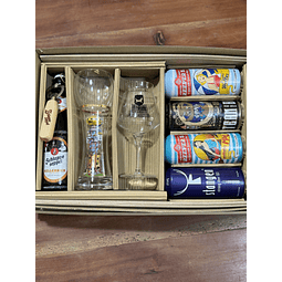 CAJA REGALO + CERVEZA ALEMANA BOTELLA 500CC + GARZA KUCHLBAUER TORRE + COPA TEKU 330CC  + 4 CERVEZAS ALEMANAS EN LATA 500CC + ABRIDOR DE ROBLE Y POSAVASOS DE REGALO