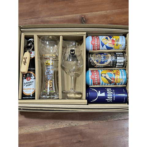CAJA REGALO + CERVEZA ALEMANA BOTELLA 500CC + GARZA KUCHLBAUER TORRE + COPA TEKU 330CC  + 4 CERVEZAS ALEMANAS EN LATA 500CC + ABRIDOR DE ROBLE Y POSAVASOS DE REGALO