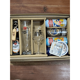 CAJA REGALO + CERVEZA ALEMANA BOTELLA 500CC + GARZA SEPPEL 500CC + COPA TEKU 330CC  + 4 CERVEZAS ALEMANAS EN LATA 500CC + ABRIDOR DE ROBLE Y POSAVASOS DE REGALO