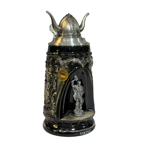 Jarra Cervecera Vikinga Nordic Grotto con Tapa de Casco Vikingo 500cc – Edición limitada