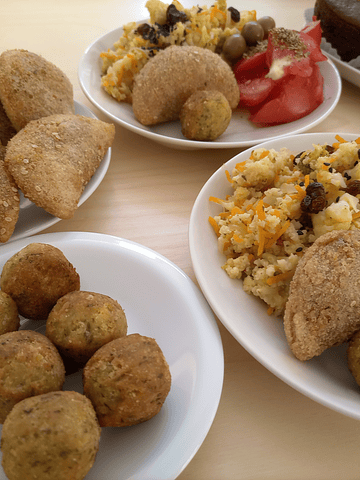 Bolinhas de Feijão e Batata Doce com Queijo Vegan