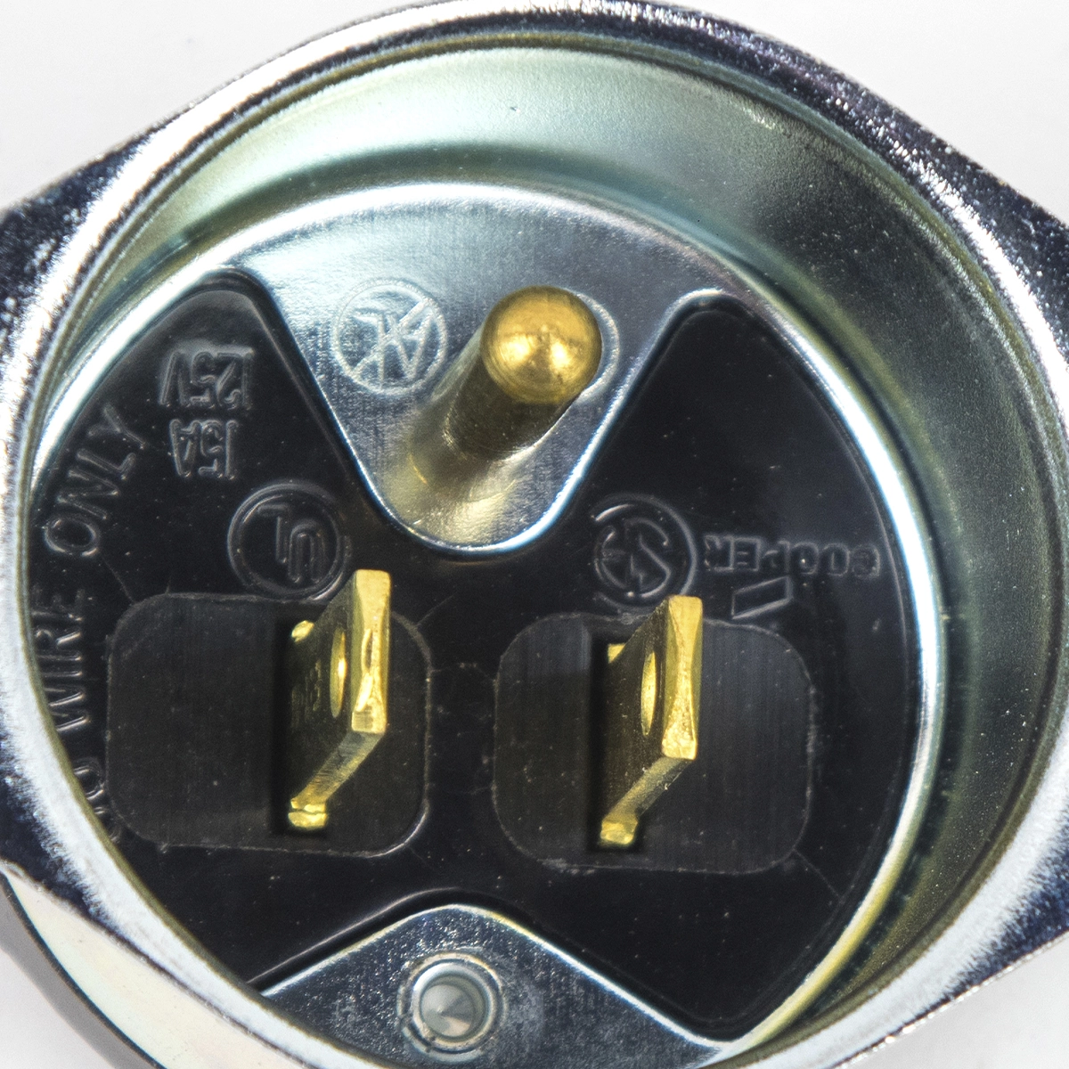 Receptacle,on-board chgr unicarriers 24065sw000