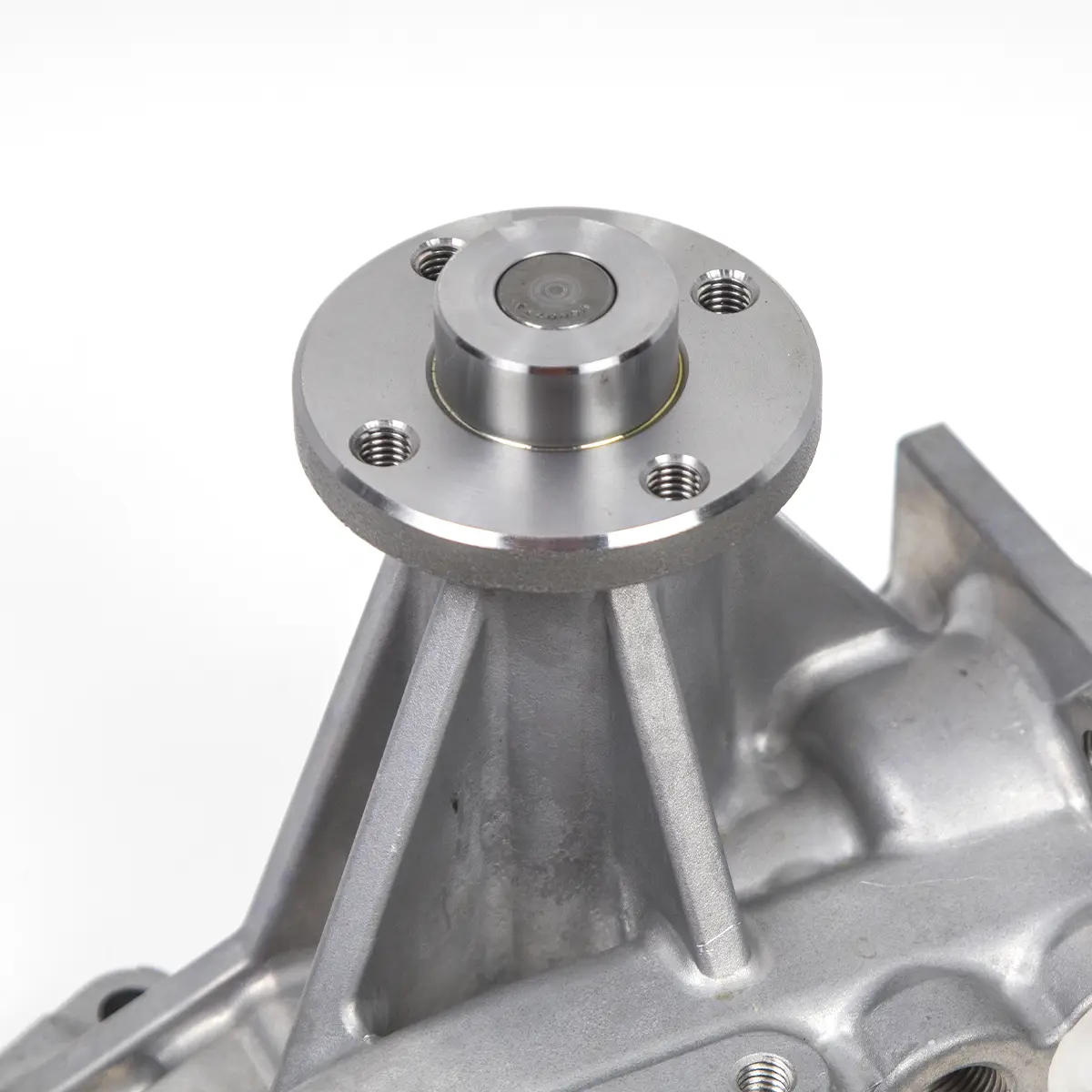 Brida de bomba de agua doosan fk 430215-02249