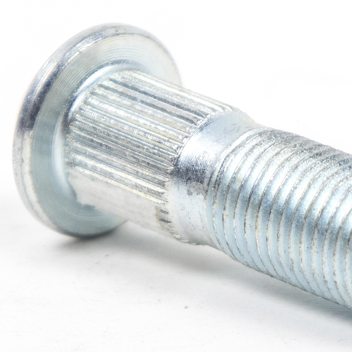 Bolt hub m14x1.5 unicarriers 4022214h00h