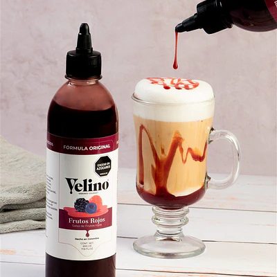 Bebida decorada con salsa Velino
