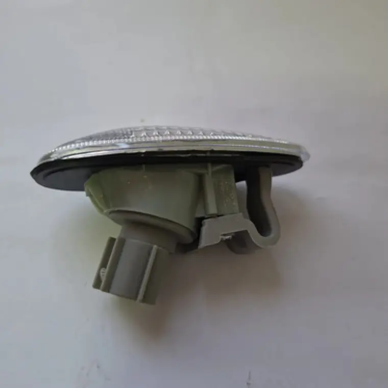 Foco Lateral Tapabarro Mitsubishi Montero Lancer  2000-2006 2