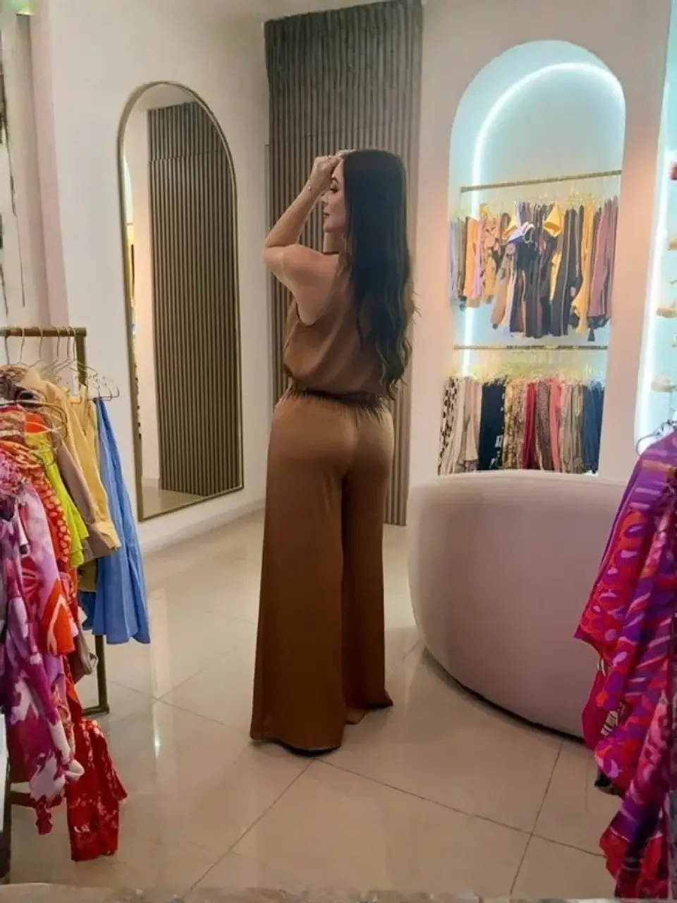 Blusa Americana de Seda Beige Camel para Mujer 2