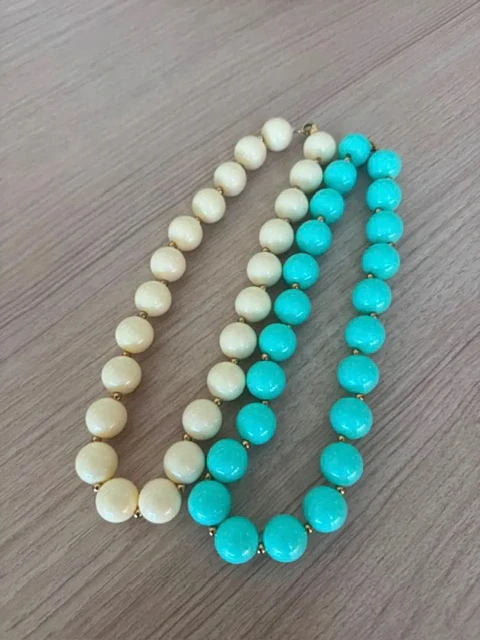 Collar de Bolas Amarillo Mantequilla con Canutillo