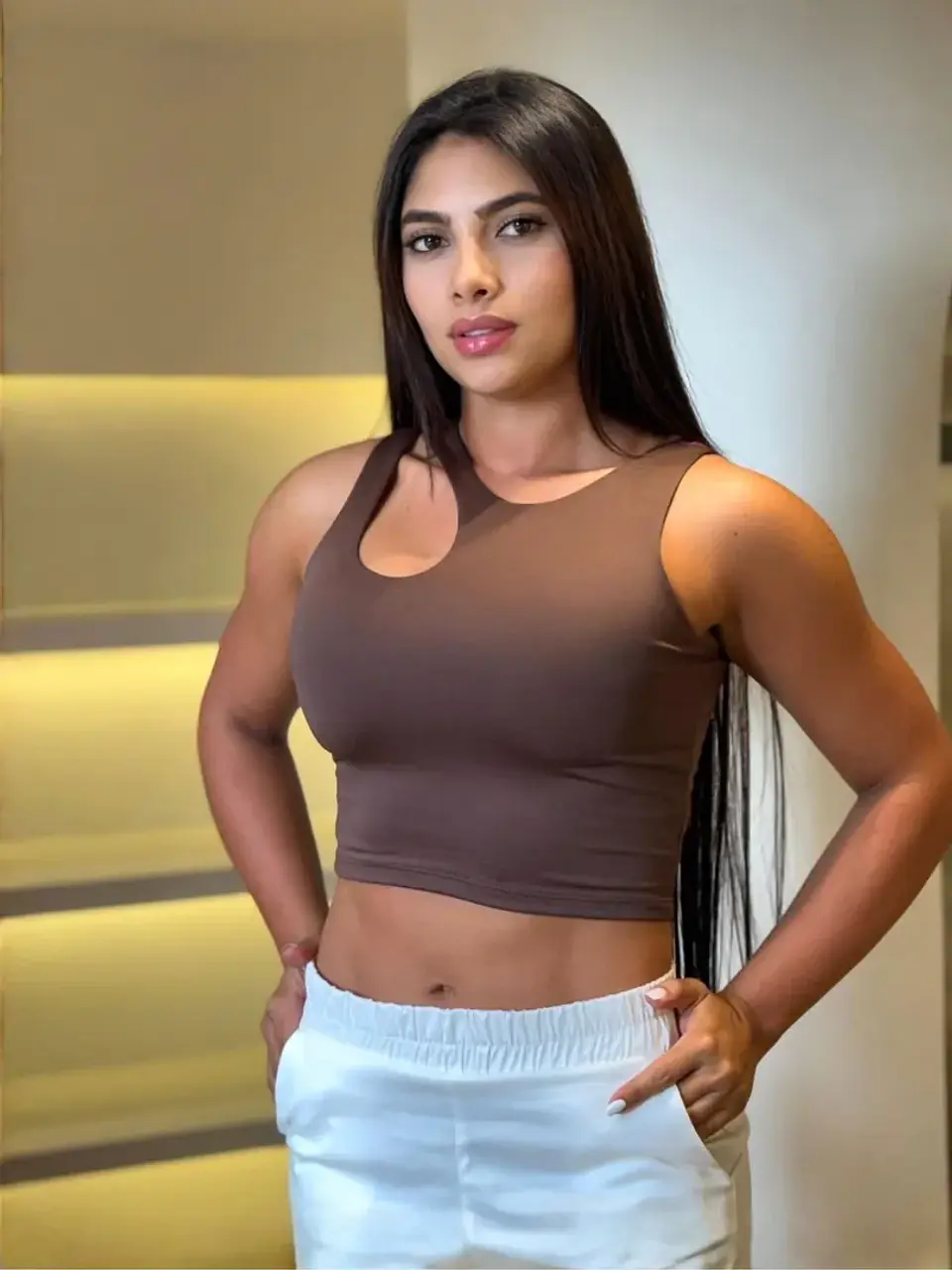 Crop Top de Lycra Nude y Fucsia para Mujer 1
