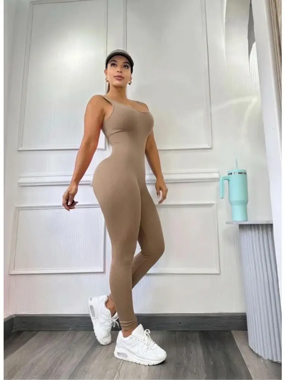 Enterizo de Pantalón en Licra Negro y Beige para Mujer 2