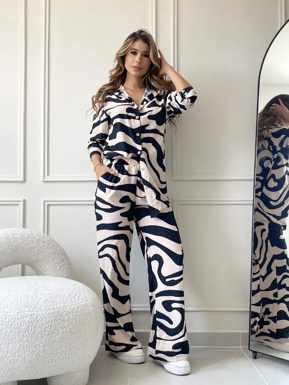 Set de Pantalón y Camisa Estampado en Seda Mango 3