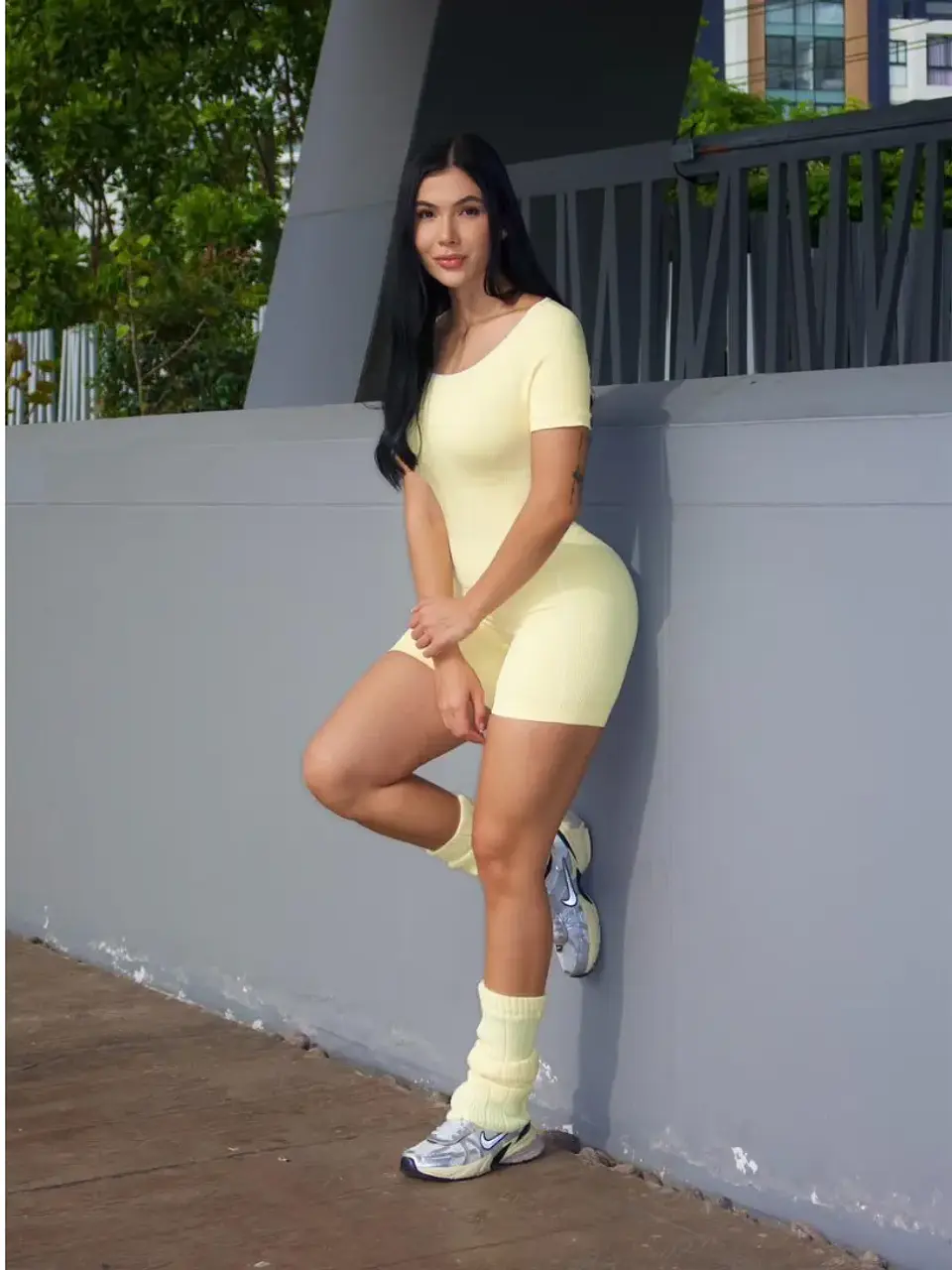 Enterizo Short en Licra Amarillo Mantequilla para Mujer 1