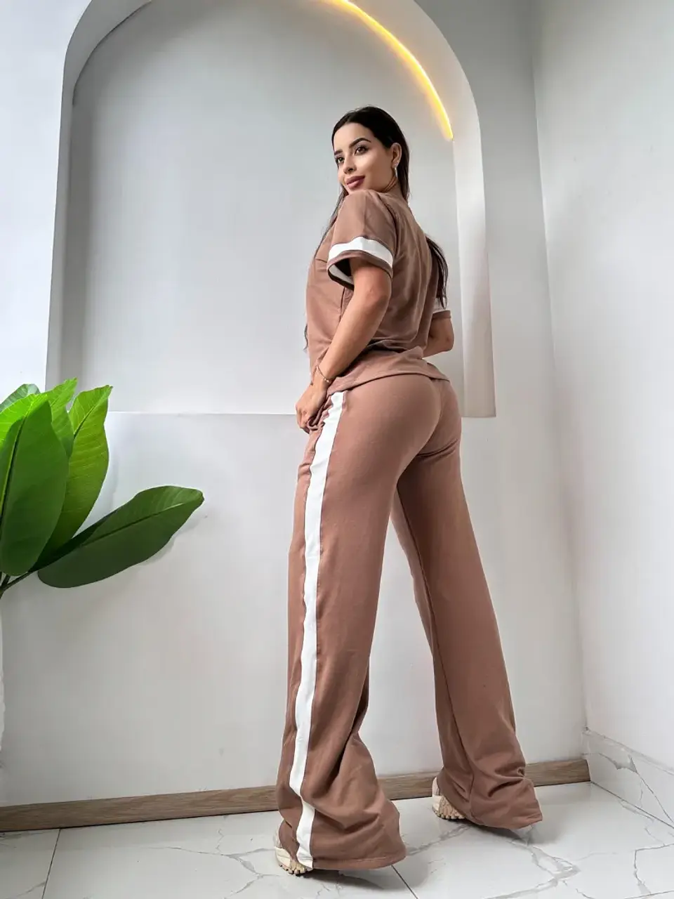 Set de Pantalón y Camiseta en Algodón Premium Arena y Café 2