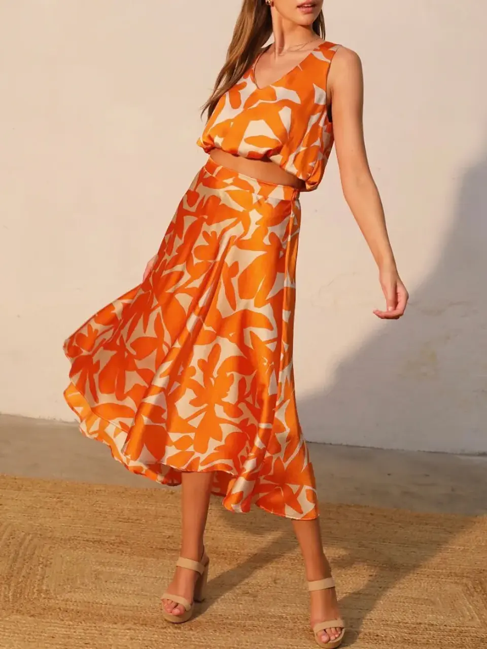 Set Americano de Falda y Crop Top Floral para Mujer 1