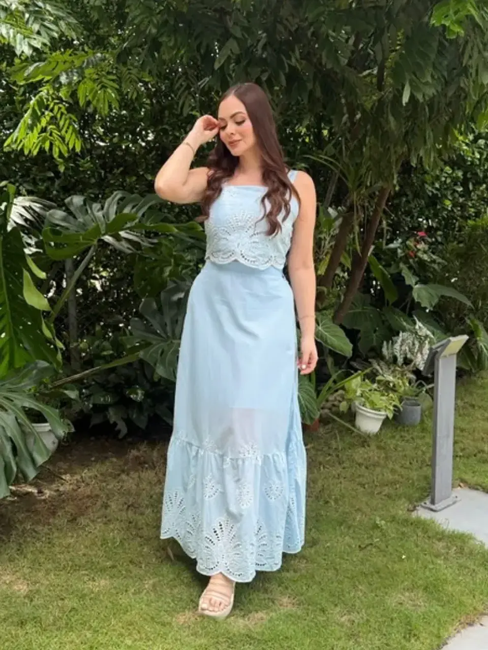 Set de Falda y Crop Top en Ojalillo Azul Bebé y Amarillo Mantequilla 1