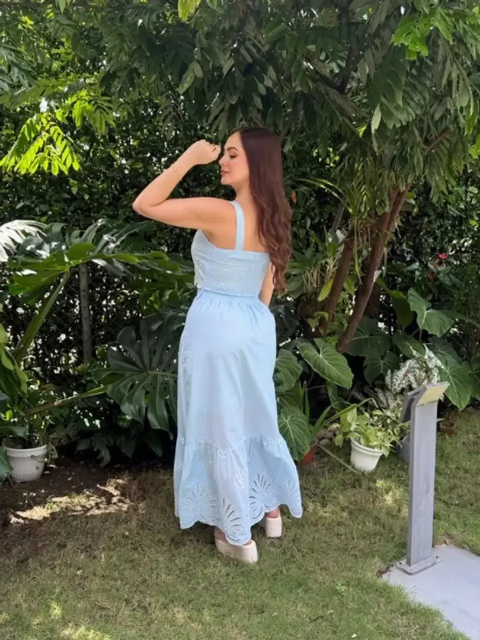 Set de Falda y Crop Top en Ojalillo Azul Bebé y Amarillo Mantequilla 3