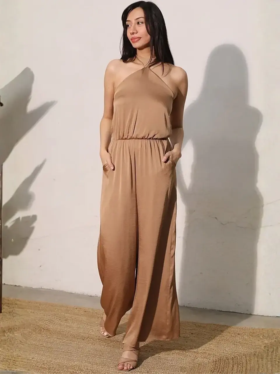 Jumper Americano Beige con Diseño de Cuello para Mujer 1