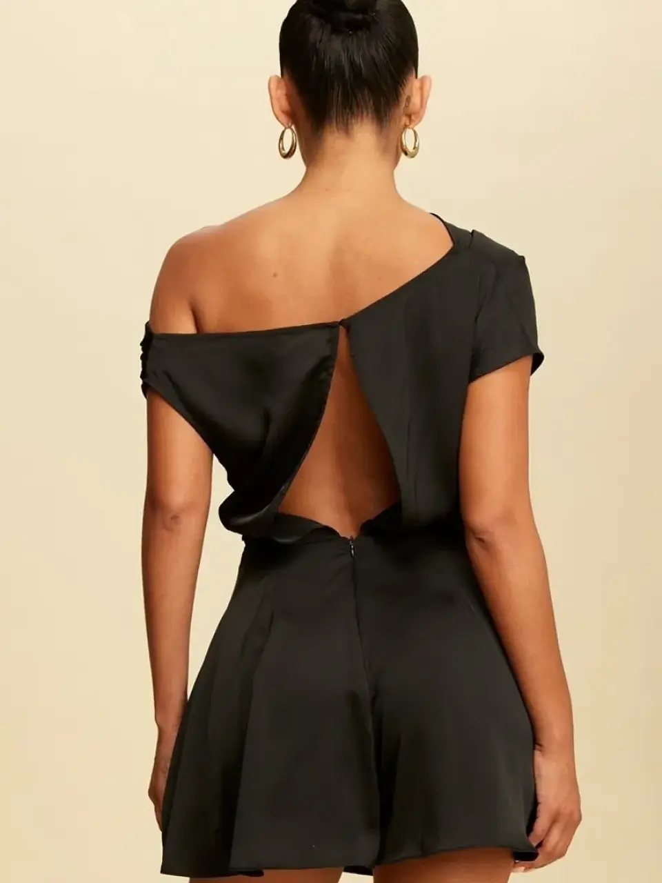 Romper Americano de Seda Champagne y Negro para Mujer 3