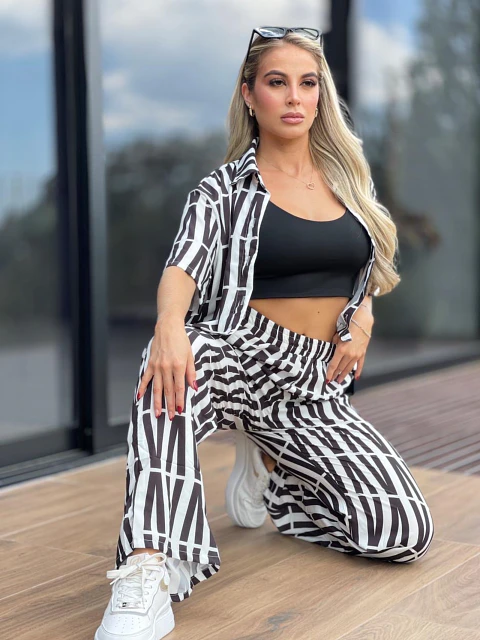 Set de 3 Piezas con Pantalón, Top y Camisa Estampada