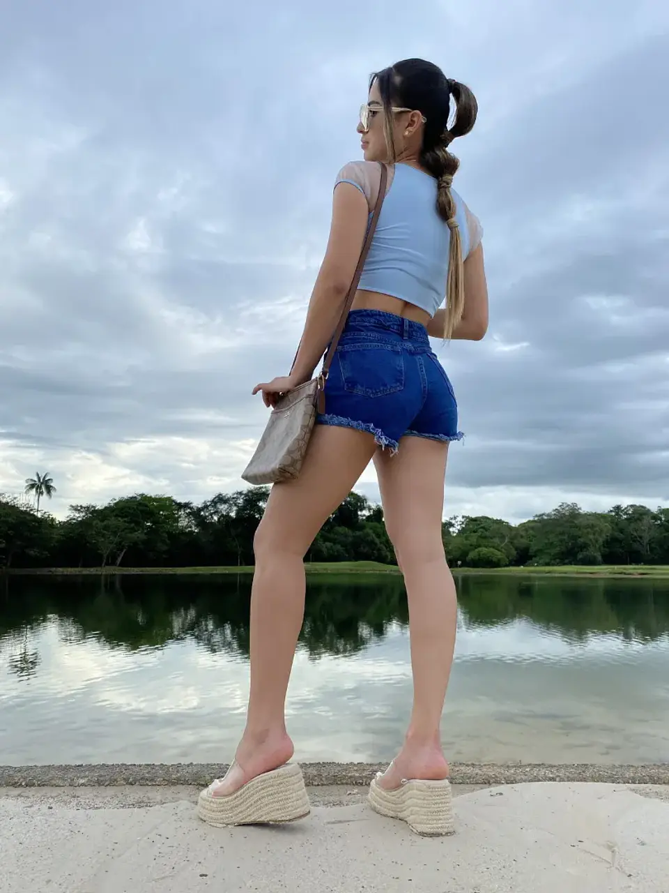 Top Corto Azul para Mujer 2