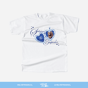 POLERA SABRINA CARPENTER HEART LOCKET