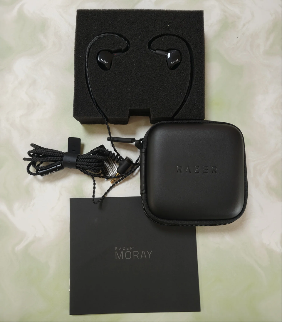 Audífonos In-Ear Razer Moray Pro para Streaming y Gaming 4