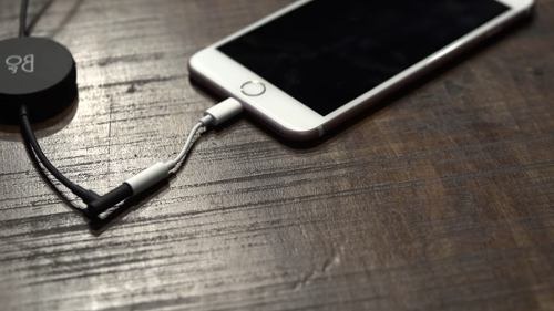 Adaptador Lightning Original a Jack 3.5mm 2