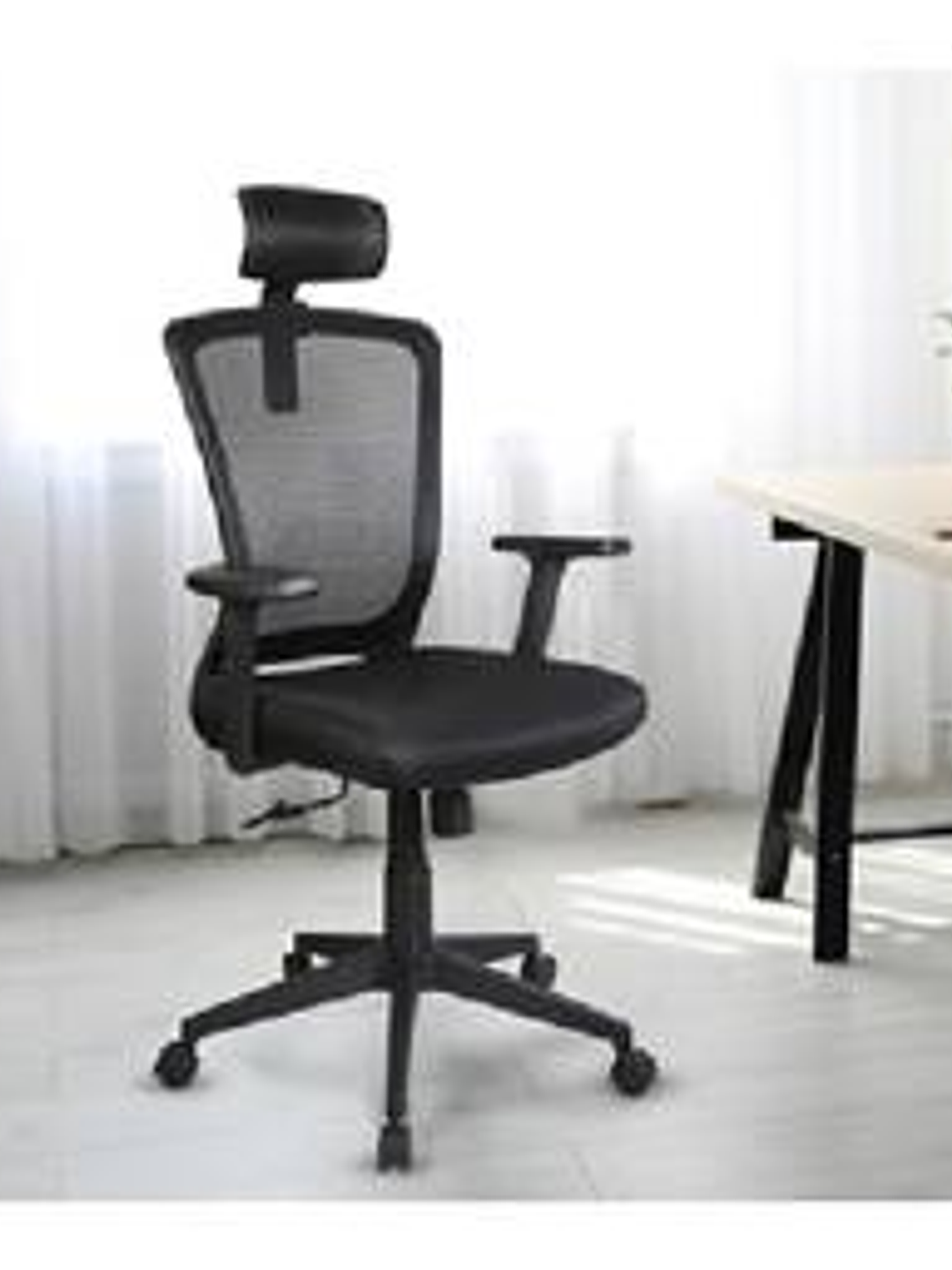 Silla Ejecutiva Xtech Avignon Negra Ergonómica Reposabrazos Respaldo Mesh 1