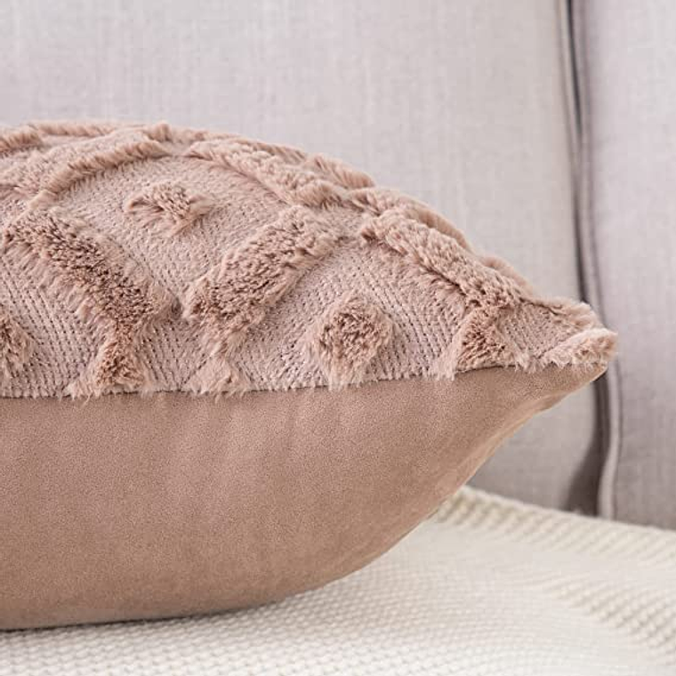 FUNDA DE COJIN  TEXTURA GEOMETRICA LANA CORTA Y TERCIOPELO 30 X 50 MARRÓN CLARO 4