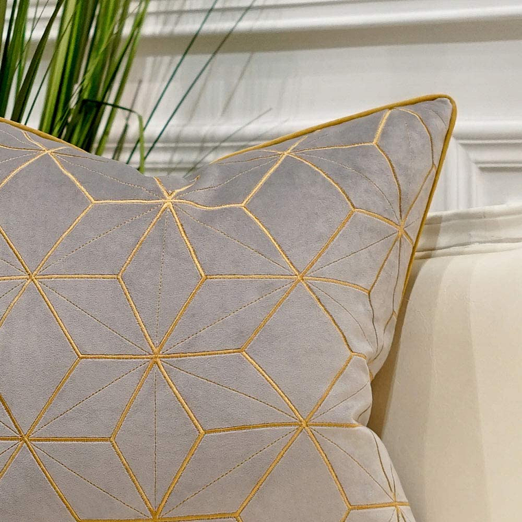 FUNDA DE COJIN  ESTILO GEOMETRICO TEXTURIZADO 45 X 45 GRIS DORADO 3