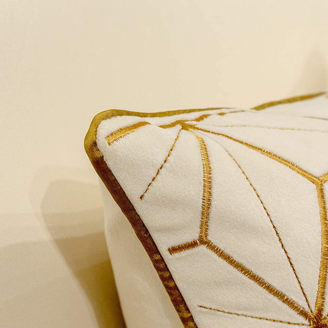 FUNDA DE COJIN  ESTILO GEOMETRICO TEXTURIZADO 45 X 45 BLANCO 4