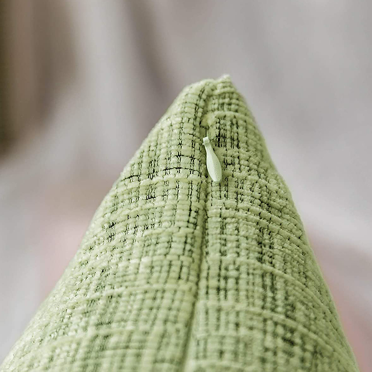 FUNDA DE COJIN CON CHENILLE TEXTURIZADO  45 X 45 VERDE MANZANA 3