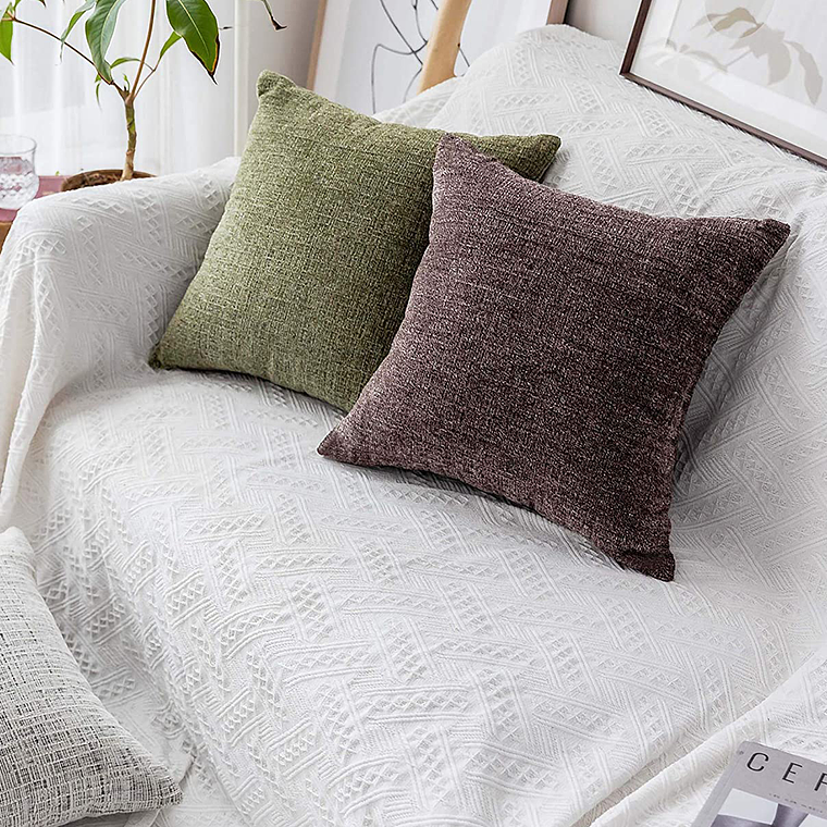 FUNDA DE COJIN CON CHENILLE TEXTURIZADO  45 X 45 CAFÉ OSCURO 4