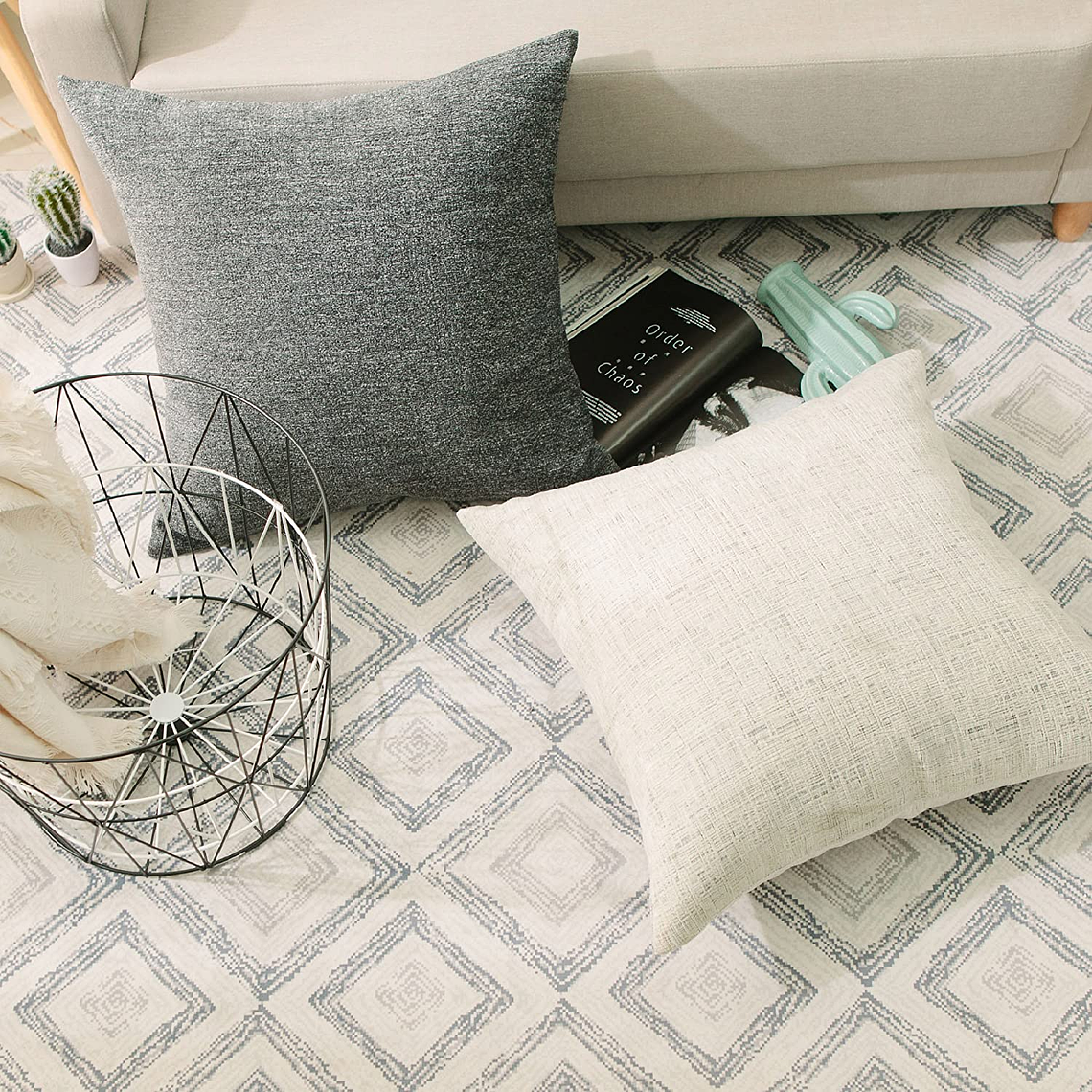 FUNDA DE COJIN CON CHENILLE TEXTURIZADO  45 X 45 GRIS CLARO 2