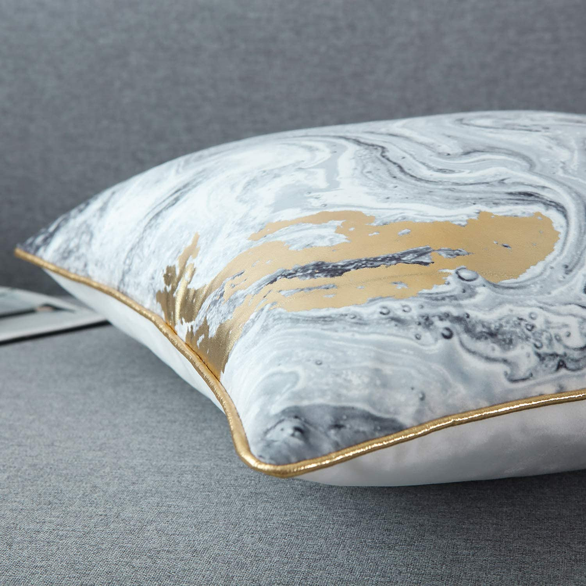 FUNDA DE COJIN 100% TERCIOPELO  45 X 45 NEGRO ORO 5