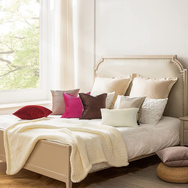 FUNDA DE ALMOHADA DECORATIVA DE TERCIOPELO 45 X 45 CAFE CLARO 3