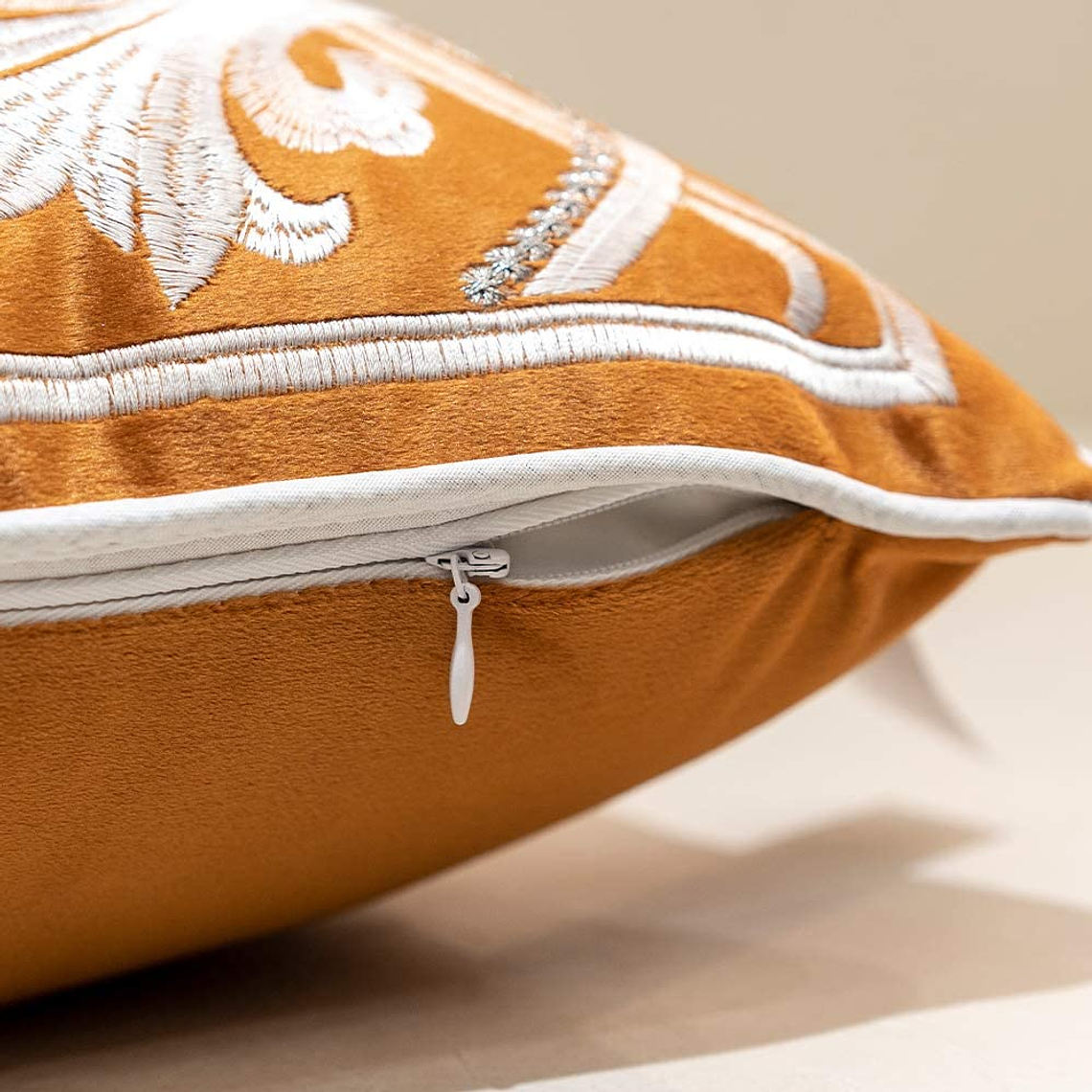 FUNDA DE COJIN 100% TERCIOPELO  ESTILO BOHEMIO 30 X 50 ANARANJADO 5