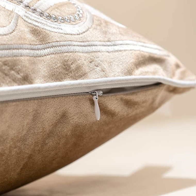 FUNDA DE COJIN 100% TERCIOPELO  ESTILO BOHEMIO 50 X 50 BEIGE 5