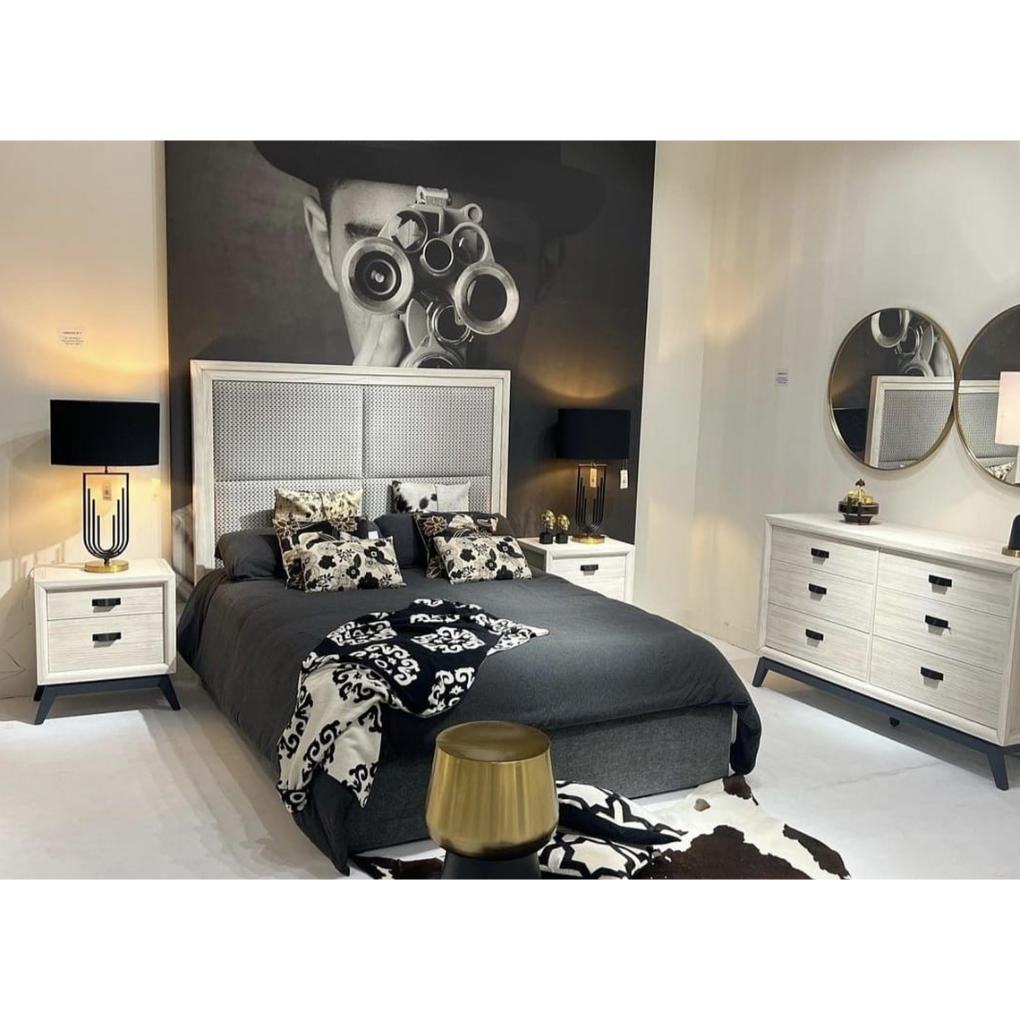 CÓMODA RODAS GRUPO SEYS 143 CM 2