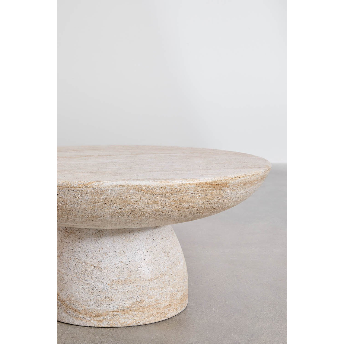 Mesa de centro redonda en cemento look travertino (Ø70 cm) Ribeseya 3