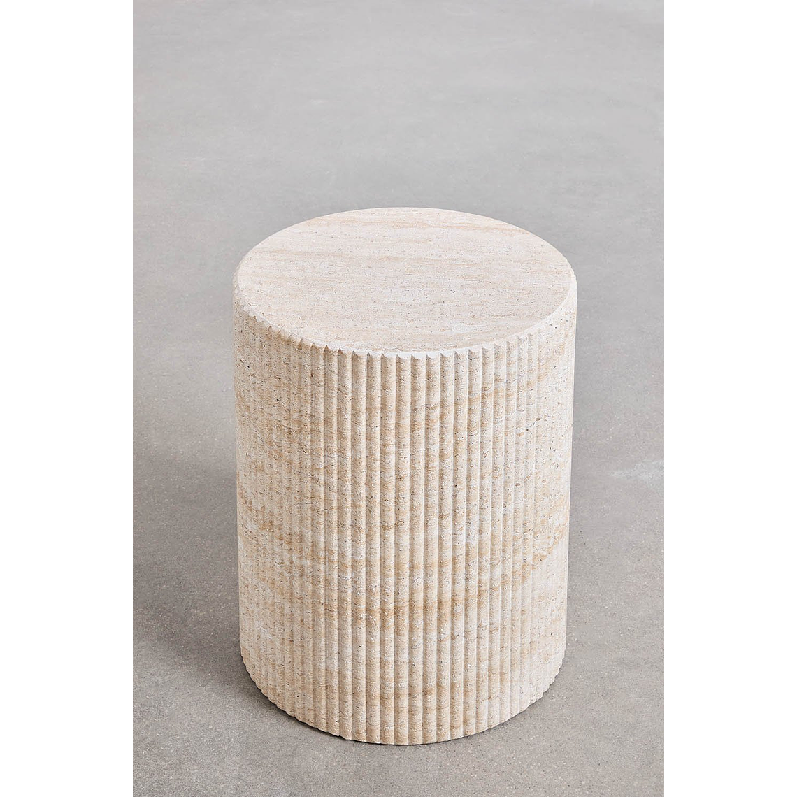 Mesa lateral redonda en cemento look travertino (Ø38 cm) Velia 3