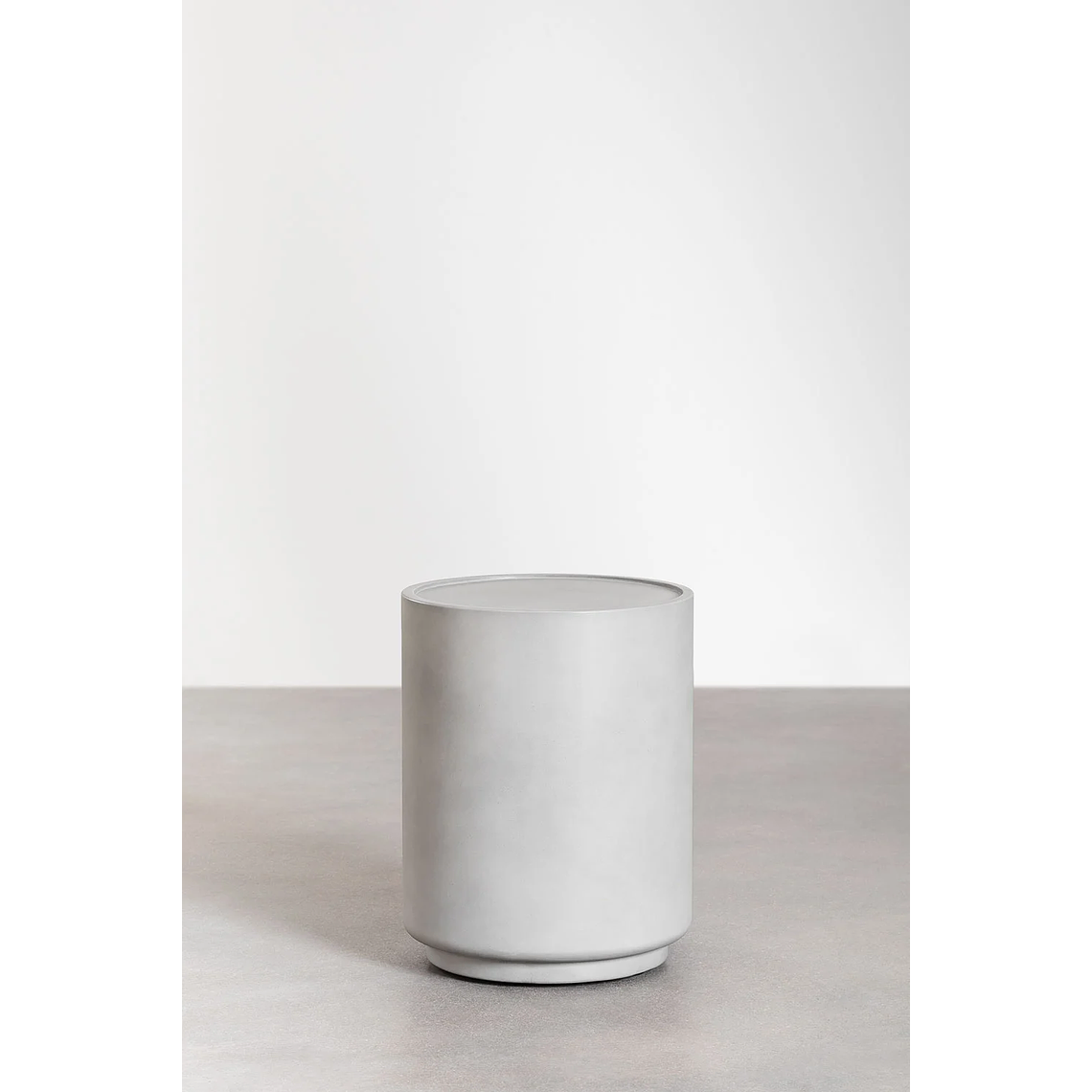 Mesa lateral Redonda de Cemento Gris Arena (Ø35 cm) Darwys 2