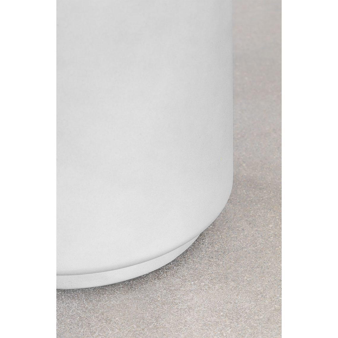 Mesa lateral Redonda de Cemento Gris Arena (Ø35 cm) Darwys 4