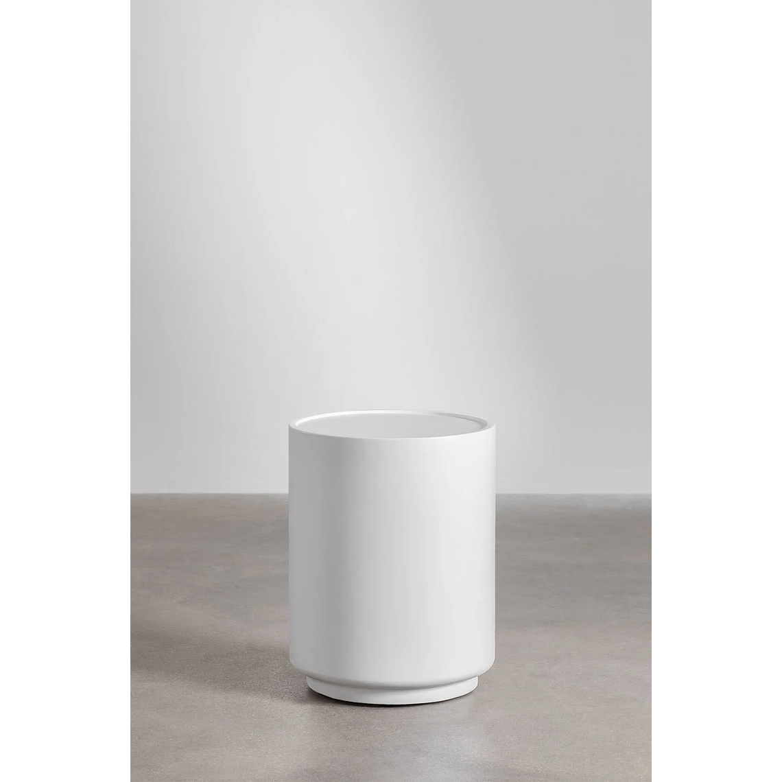 Mesa lateral Redonda de Cemento Blanco Brillante (Ø35 cm) Darwys 1