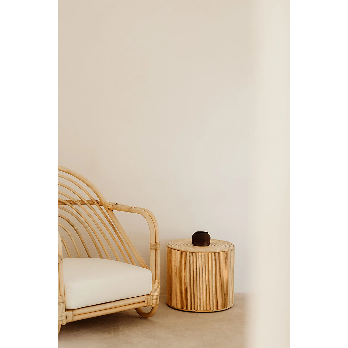 Mesa lateral Redonda en Ratán 40 cm Gudaf 1